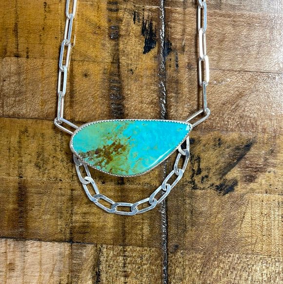 Single stone pendant with chain