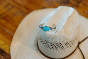 Single turquoise stone cuff