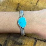 Single turquoise stone cuff